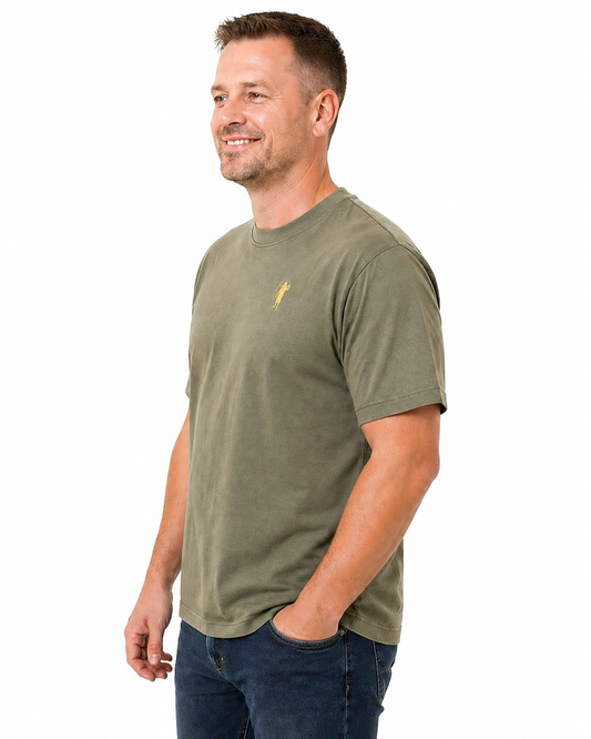 Nicki Robust verwaschenes Khaki Logo Herren